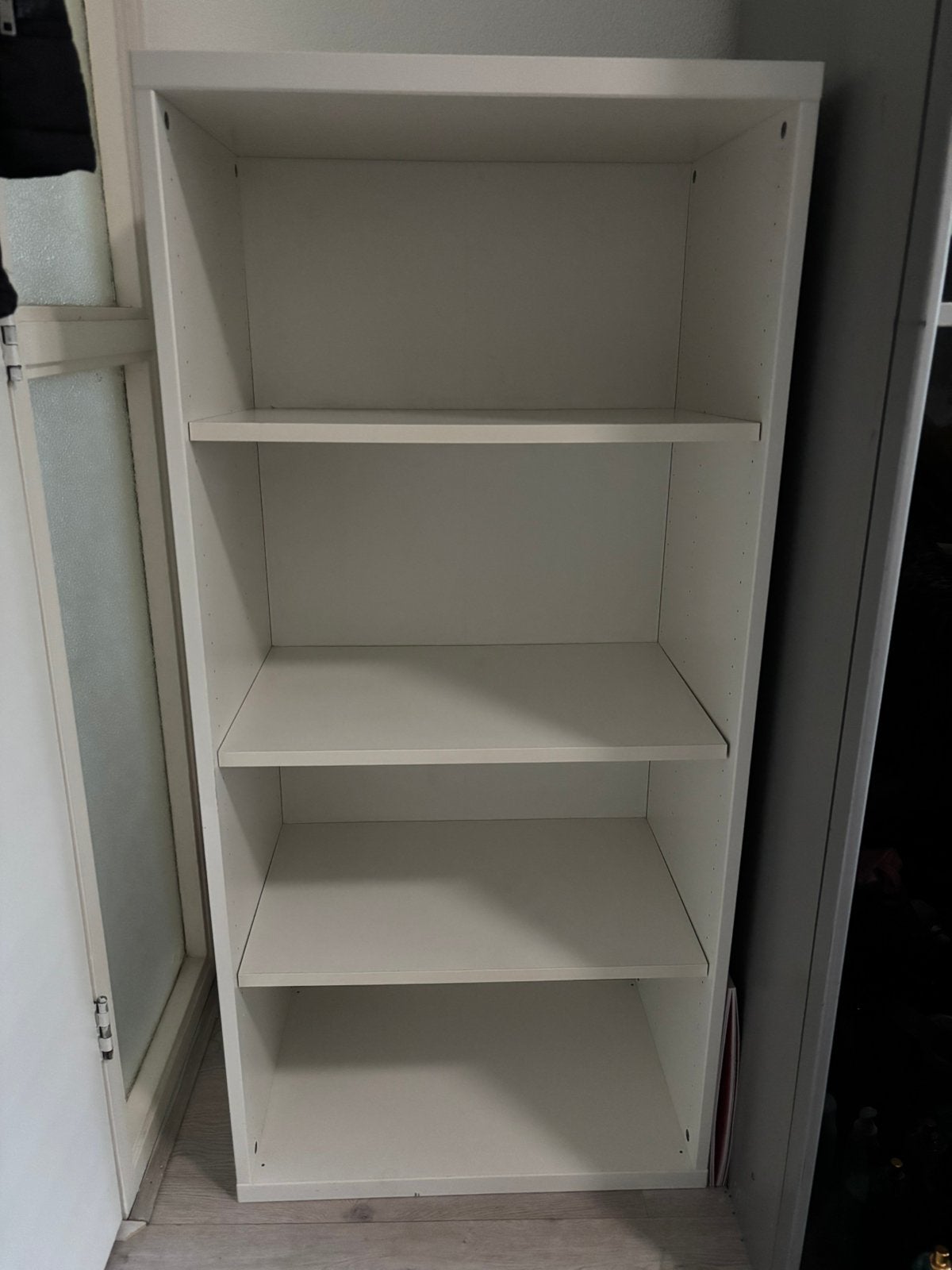 Witte Opbergkast met Meerdere Planken – Boekenkast, Ophalen, Zo goed als nieuw, 25 tot 50 cm, 50 tot 100 cm