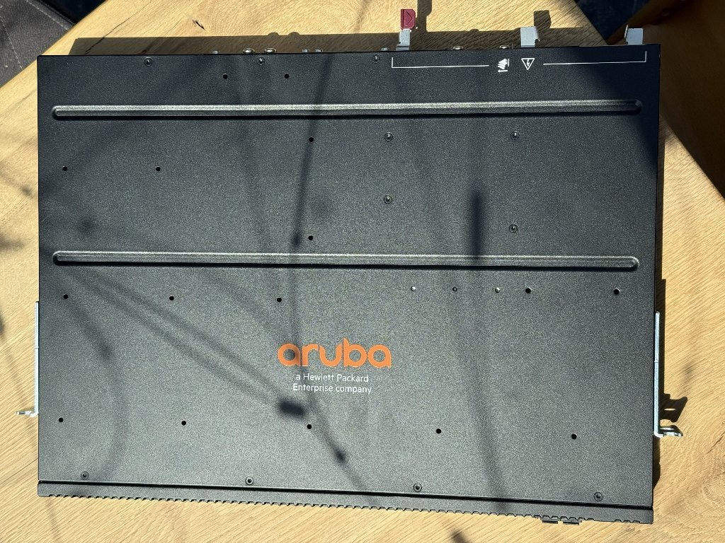 HPE Aruba 2930M 48G PoE+ 1U switch, Computers en Software, Ophalen of Verzenden, Zo goed als nieuw