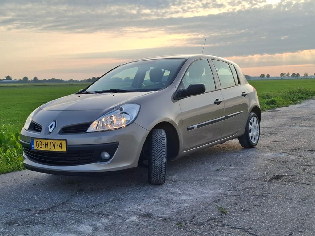 Renault Clio 1.2 16V 55KW 5-DRS 2008 Beige, Auto's, Voorwielaandrijving, 74 pk, 4 cilinders, Beige