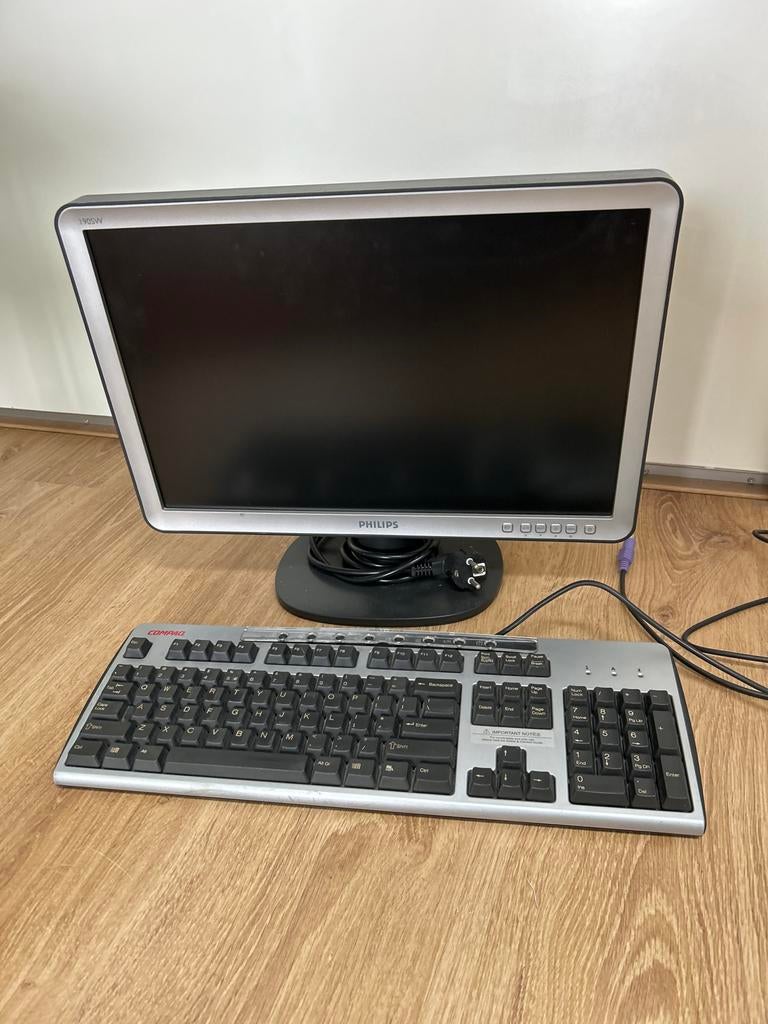 Philips Monitor 170S en Compaq Toetsenbord, Ophalen, VGA, 60 Hz of minder, Gebruikt