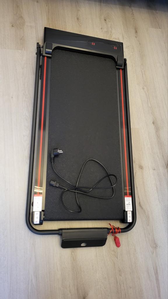 Compacte Loopband voor Thuisgebruik - Opvouwbaar, Sport en Fitness, Fitnessapparatuur, Ophalen, Zo goed als nieuw, Metaal, Loopband