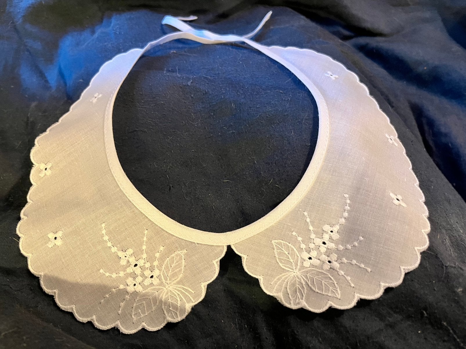 Kraagje broderie, Antiek en Kunst, Ophalen of Verzenden, Dames