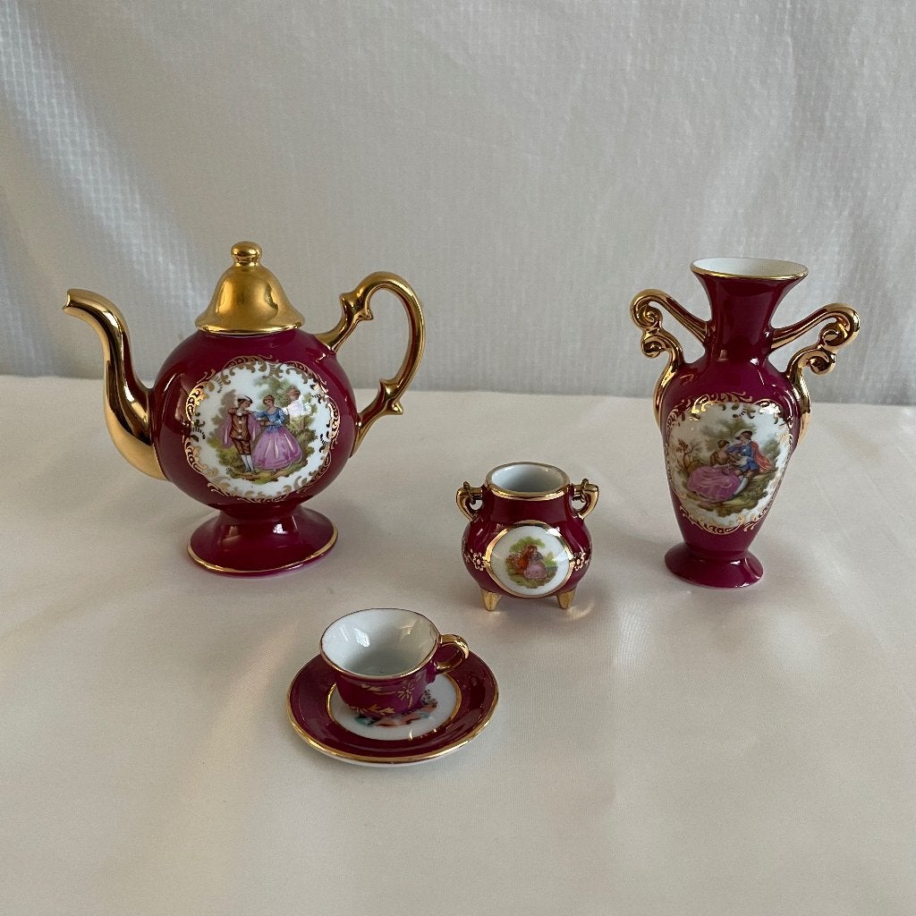 Limoges miniatuur servies Fragonard . Porselein Frankrijk, Ophalen of Verzenden