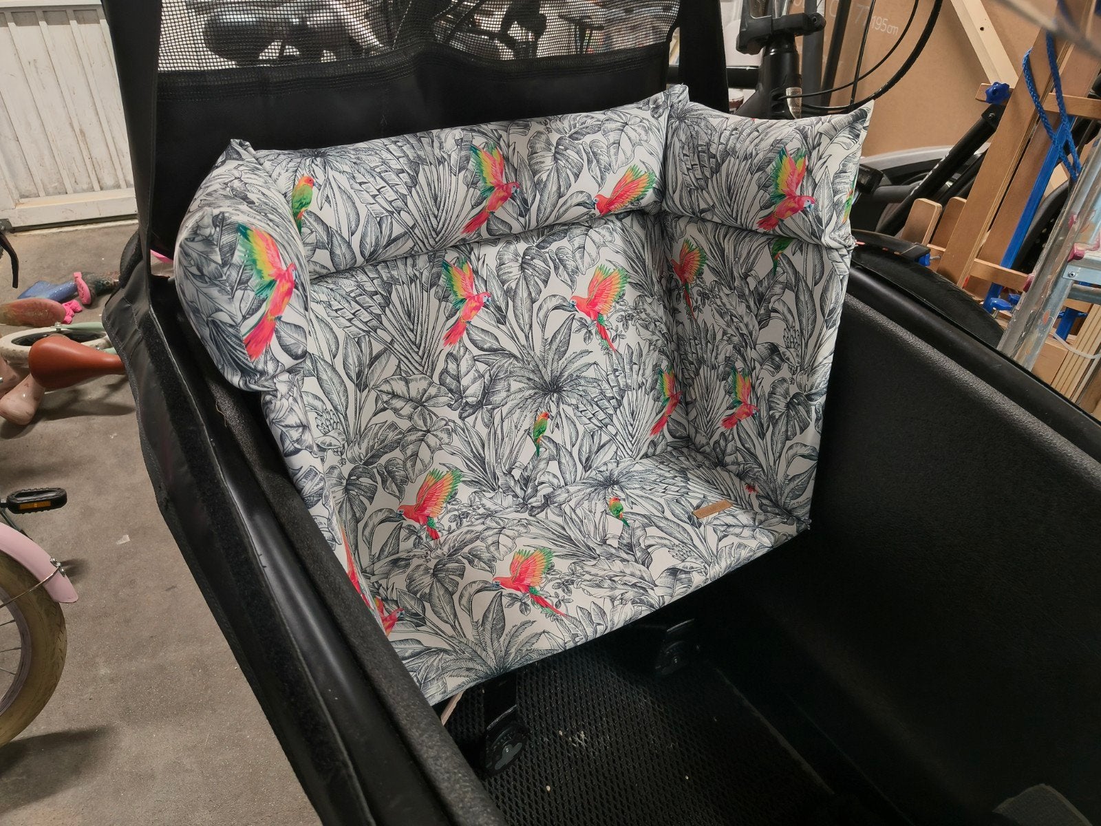 Bakfiets kussen Urban Arrow - Parrot van Studio Vollebak, Fietsen en Brommers, Fietsen | Bakfietsen, Ophalen, Zo goed als nieuw