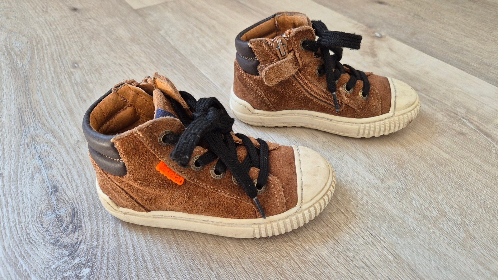 Develab winterschoenen maat 24 - bruin suède, Kinderen en Baby's, Kinderkleding | Schoenen en Sokken, Gebruikt, Develab, Schoenen