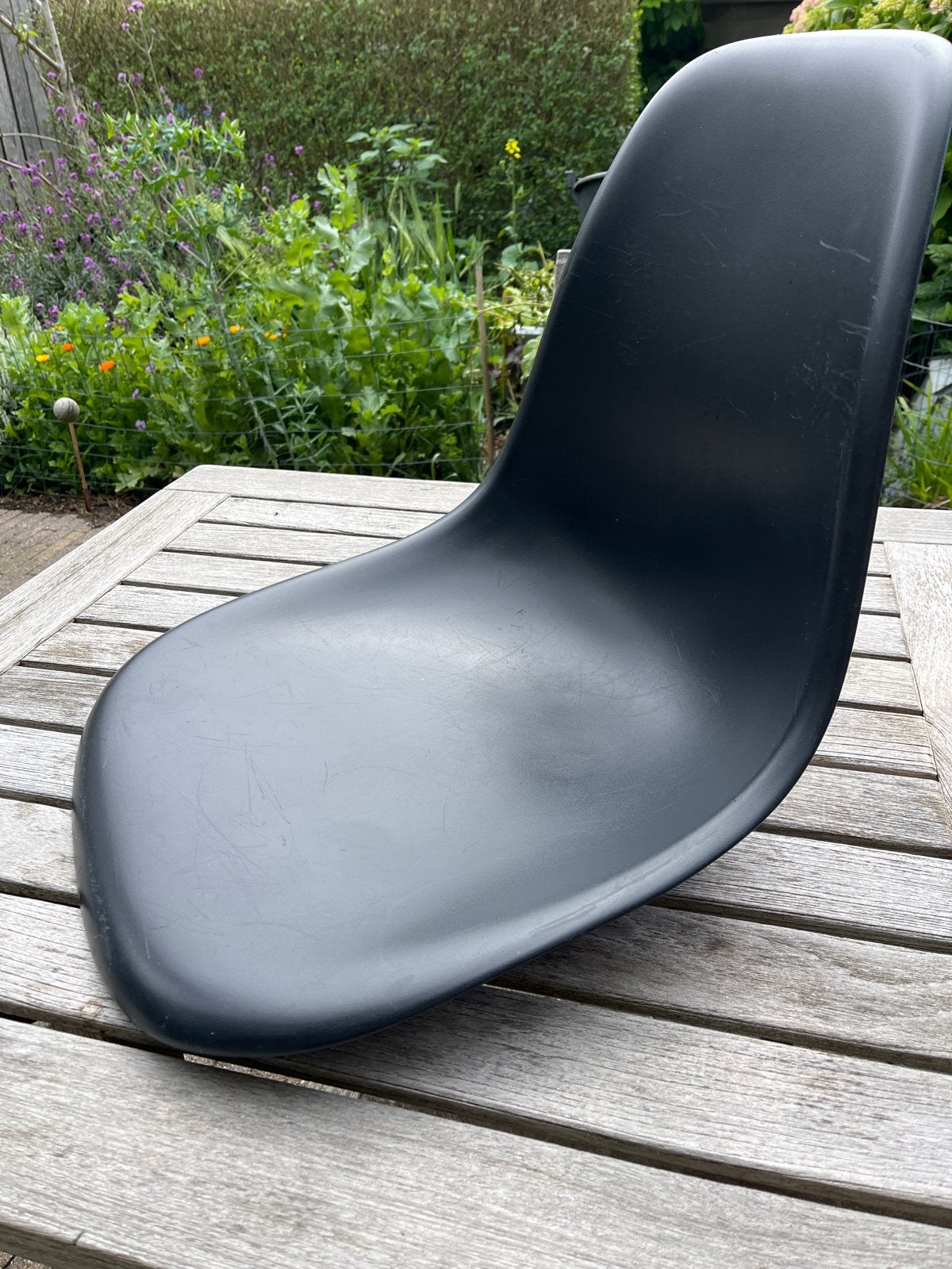 Vitra Eames Plastic Chair Zitschaal Zwart  (Gebruikt), Ophalen, Kunststof, Gebruikt, Zwart