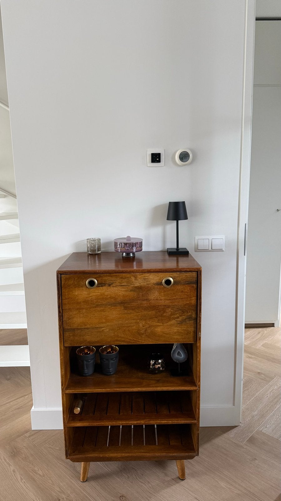 Mooi houten (wijn) kastje in prijs verlaagd, Ophalen, Zo goed als nieuw