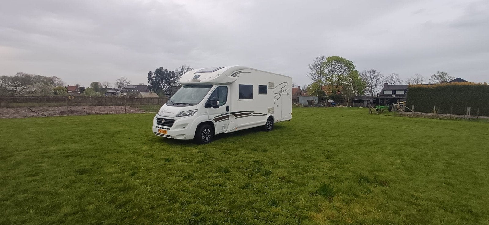 McLouis Sovereign 609 - Luxe Half-integraal Camper, Chemisch toilet, Buitenlamp, Ringverwarming, Fiat