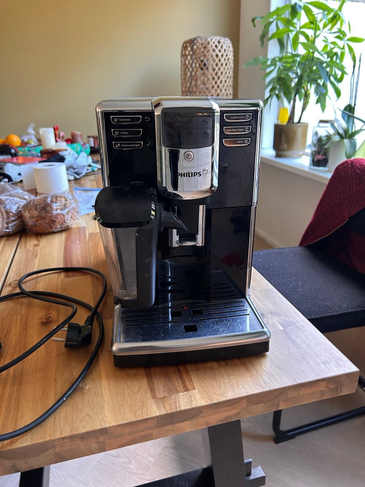 Philips Koffiemachine - Cappuccino, Latte Macchiato, Espress, Witgoed en Apparatuur, Ophalen, Gebruikt, Koffiemachine, Koffiebonen