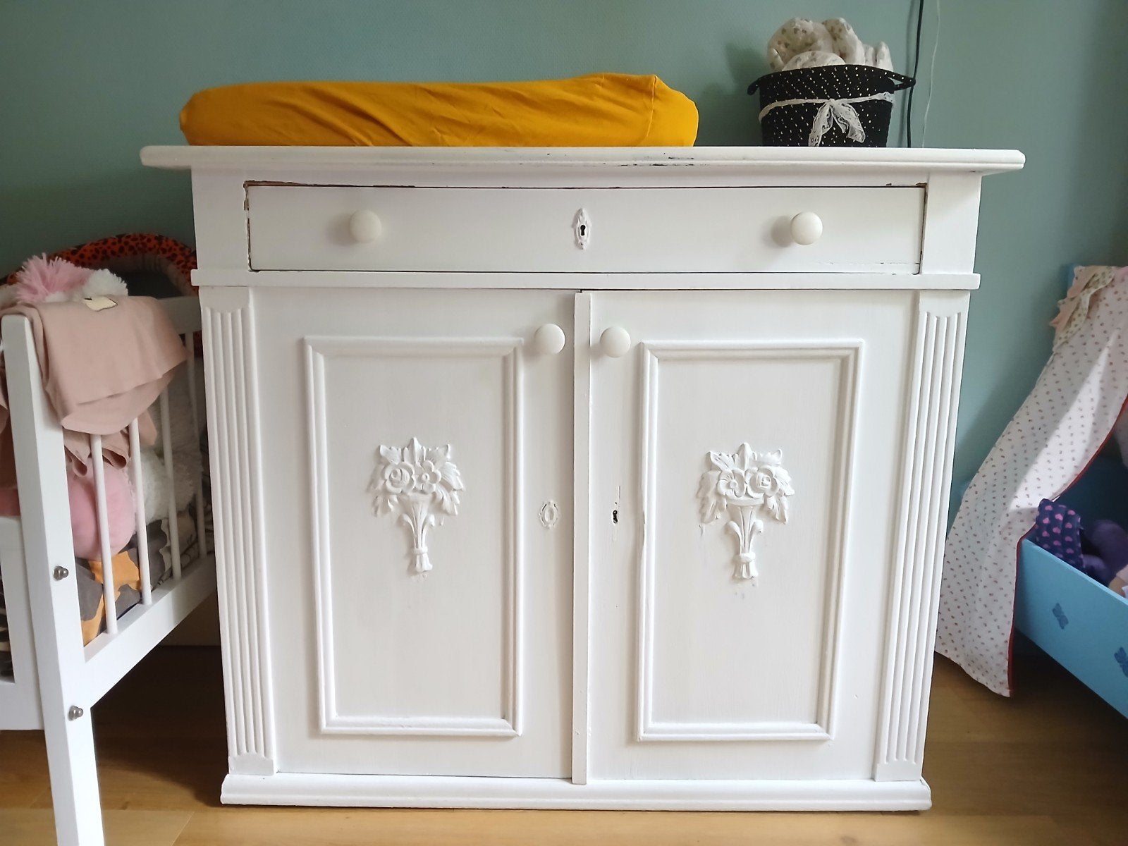 Vintage commode, krijtwit geverfd, Ophalen, Gebruikt, 50 tot 70 cm, 75 tot 100 cm