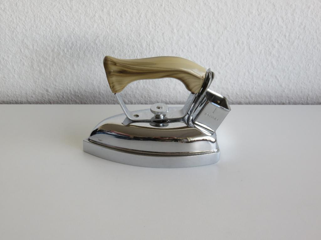 Vintage oud AEG reisstrijkijzer 20210, Witgoed en Apparatuur, Strijkijzers en Strijkplanken, Niet werkend, Strijkijzer met snoer