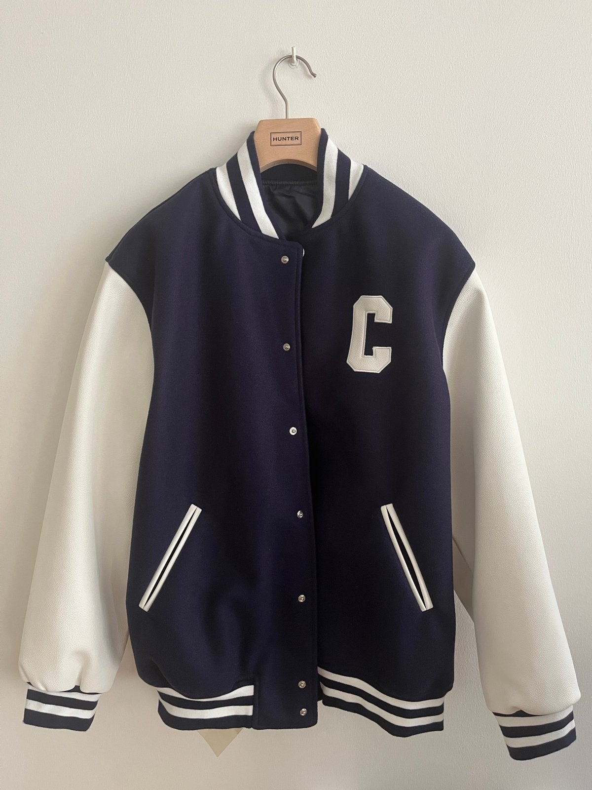 Varsity Jacket Jas Celine Paris. Nieuw. Large. Blauw / wit., Ophalen, Nieuw, Maat 52/54 (L), Blauw