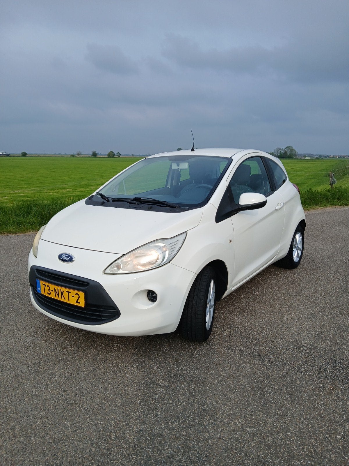 Ford Ka 1.2 51KW 2010 Wit, Auto's, Voorwielaandrijving, 1242 cc, 4 cilinders, 4 stoelen