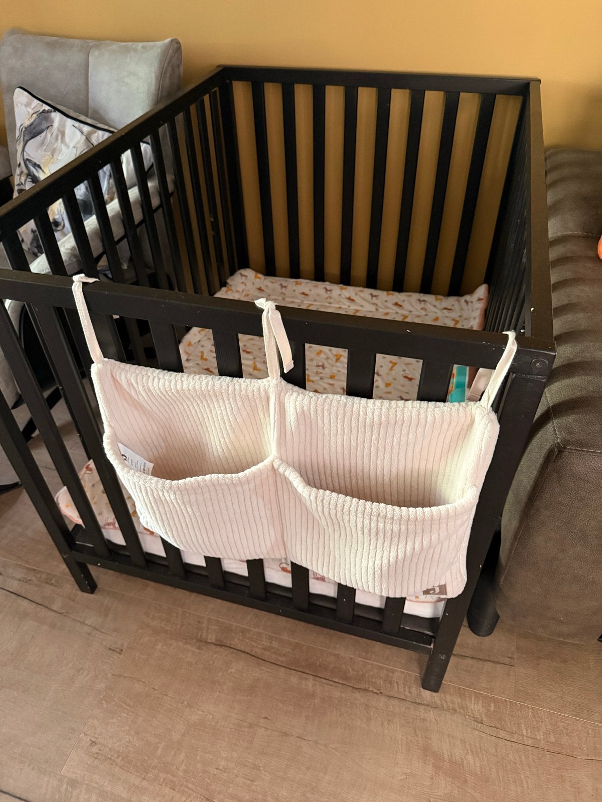 Zwart houten box incl. matras, 4 kleden & een muziekmobiel, Kinderen en Baby's, Boxen, Ophalen, Gebruikt