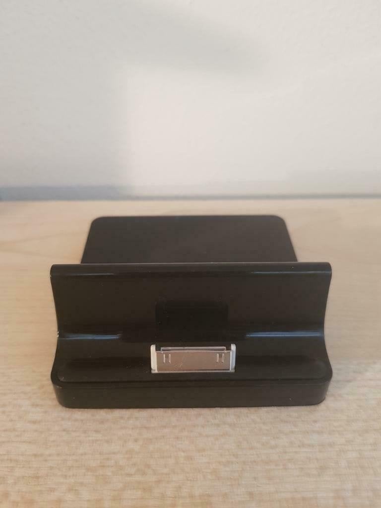 Zwarte Apple iPhone / iPod docking station (30-pins), Ophalen of Verzenden, Auto