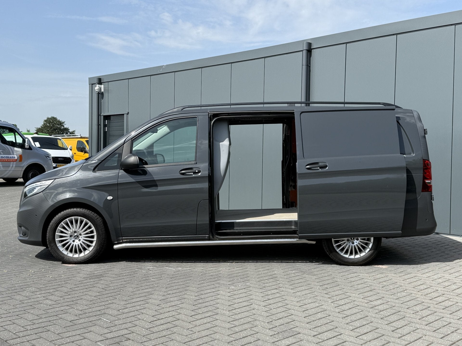 Mercedes-Benz Vito 111 CDI 115 PK E6 / L2H1 / NIEUWSTAAT ! /, Auto's, Voorwielaandrijving, Gebruikt, Euro 6, 4 cilinders