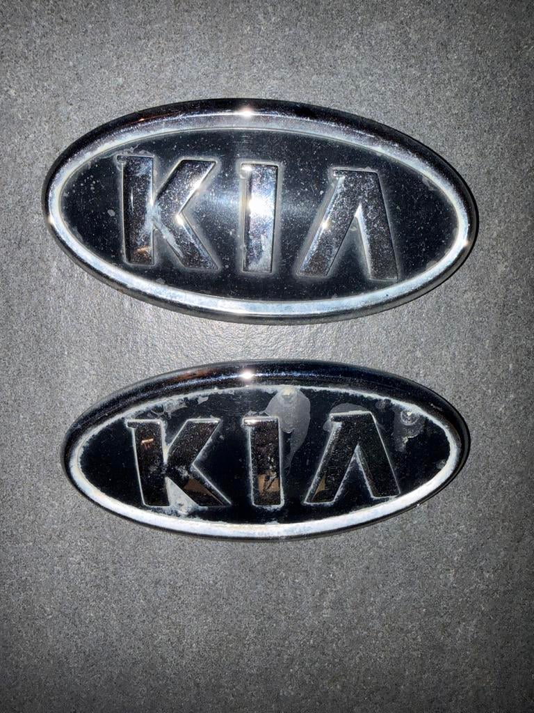 Set van 2 KIA logo's voor en achter, Ophalen of Verzenden, Gebruikt, Kia
