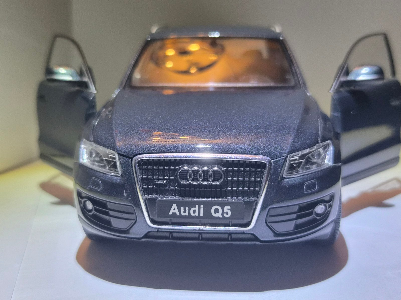 Gedetailleerd Audi Q5 modelauto - Grijs Welly 1:24, Ophalen of Verzenden, Zo goed als nieuw, Auto, Welly