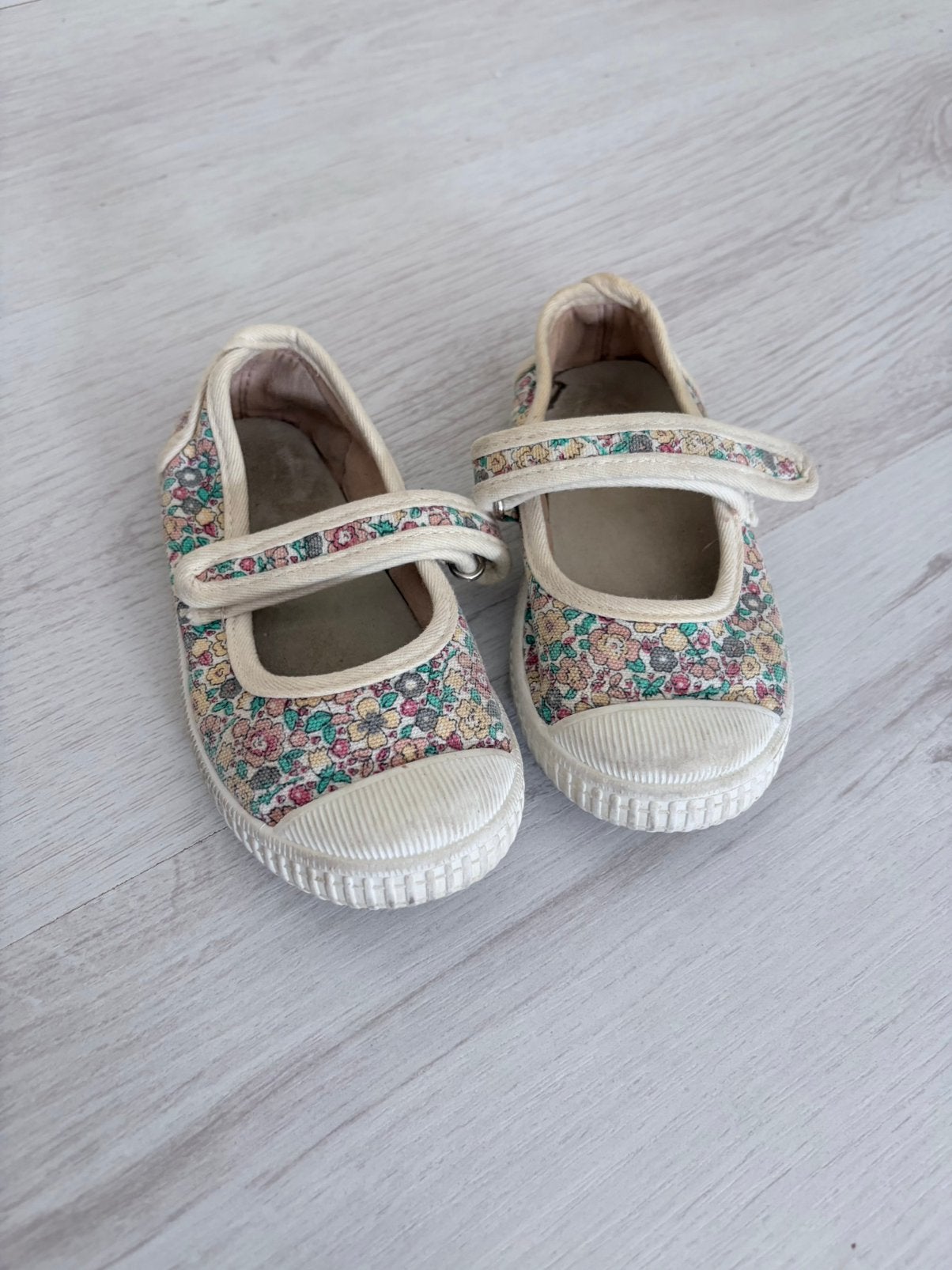 H&M schoenen instappers maat 24, Kinderen en Baby's, Kinderkleding | Schoenen en Sokken, Meisje, H&M, Schoenen, Ophalen of Verzenden