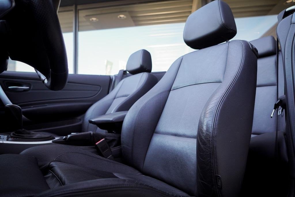 BMW 1-serie Cabrio 125i High Executive / M-Sport / Leder / A, Auto's, BMW, Euro 5, Gebruikt, Zwart, 4 stoelen