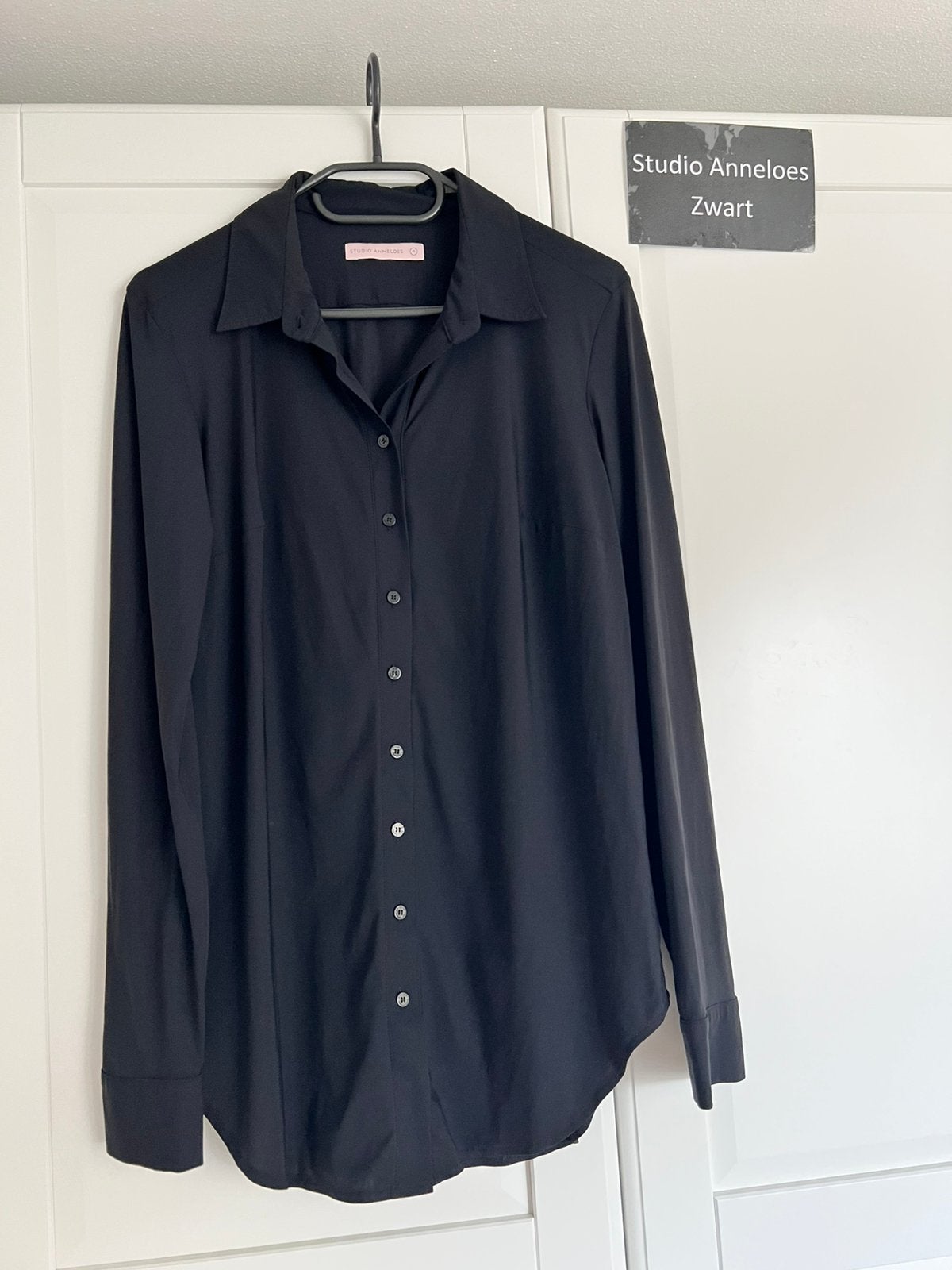 Studio anneloes poppy blouse M zwart travelstof, Kleding | Dames, Maat 38/40 (M), Zwart, Ophalen of Verzenden, Zo goed als nieuw