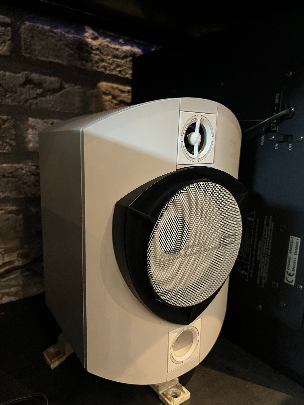 B&W Solid Boekenplank Speakers - Compact met Groots Geluid, Ophalen, Gebruikt, Boekenplank luidspreker, Bowers & Wilkins (B&W)