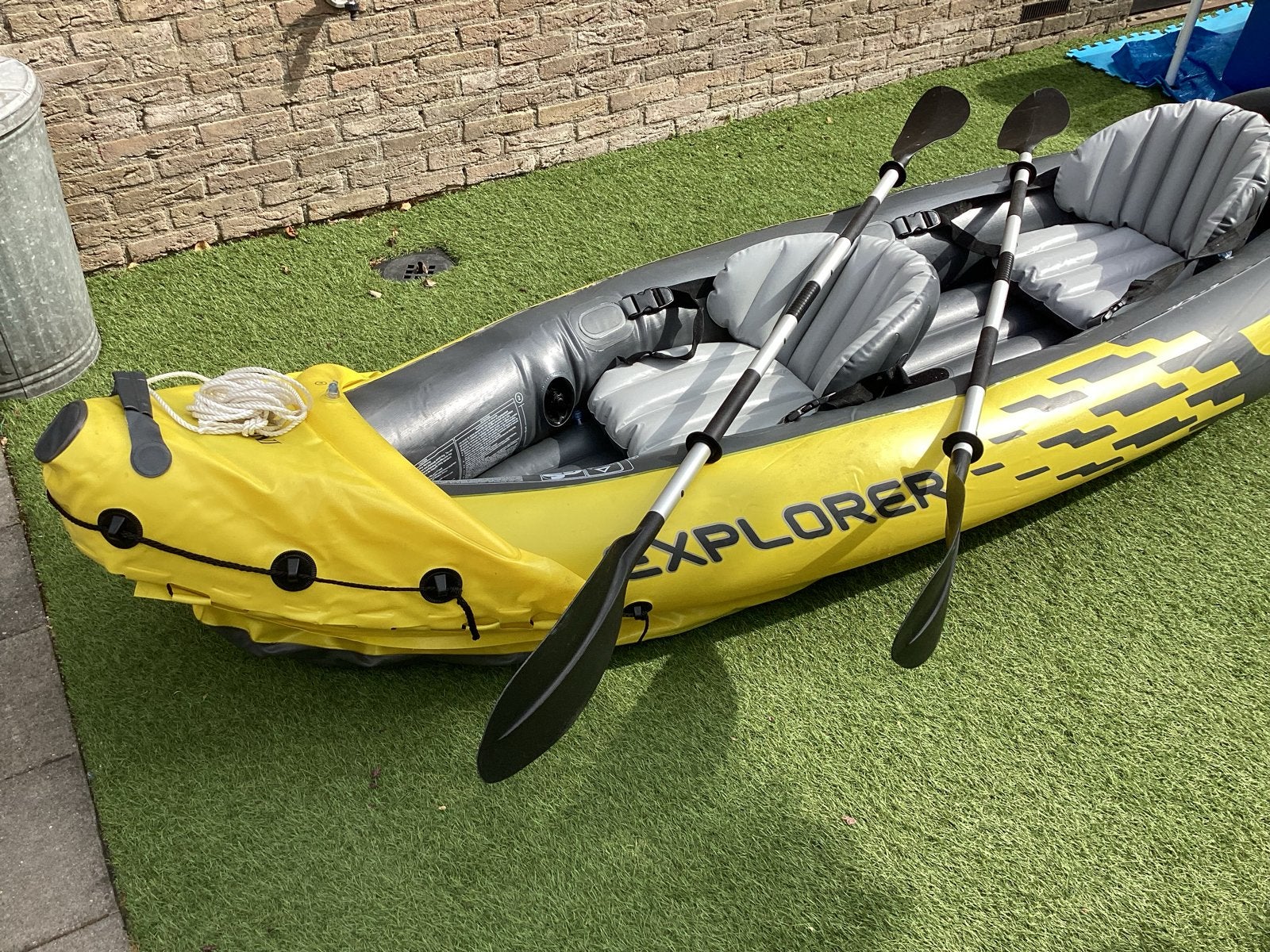 Intex Explorer K2 Opblaasbare Kajak met Peddels en Pomp, Watersport en Boten, Ophalen, Opblaasbaar, Zo goed als nieuw, 2-persoons