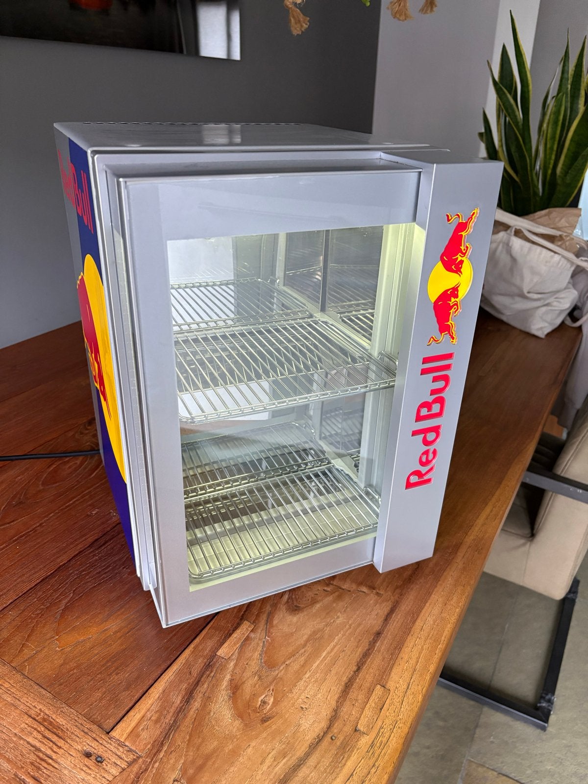 Originele Red Bull mini koelkast, Ophalen, Zonder vriesvak, Minder dan 45 cm, Minder dan 85 cm