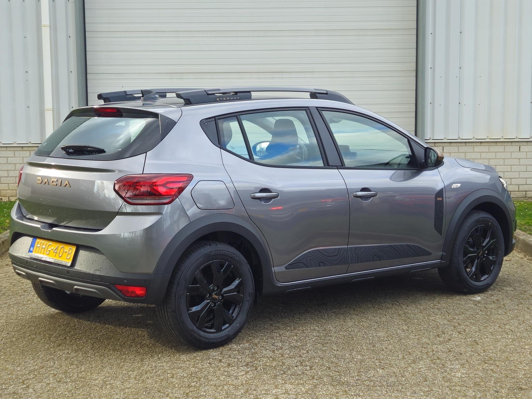 Dacia Sandero Stepway TCe 110 Extreme / Achteruitrijcamera /, Auto's, Voorwielaandrijving, Dealer onderhouden, Stof, Euro 6