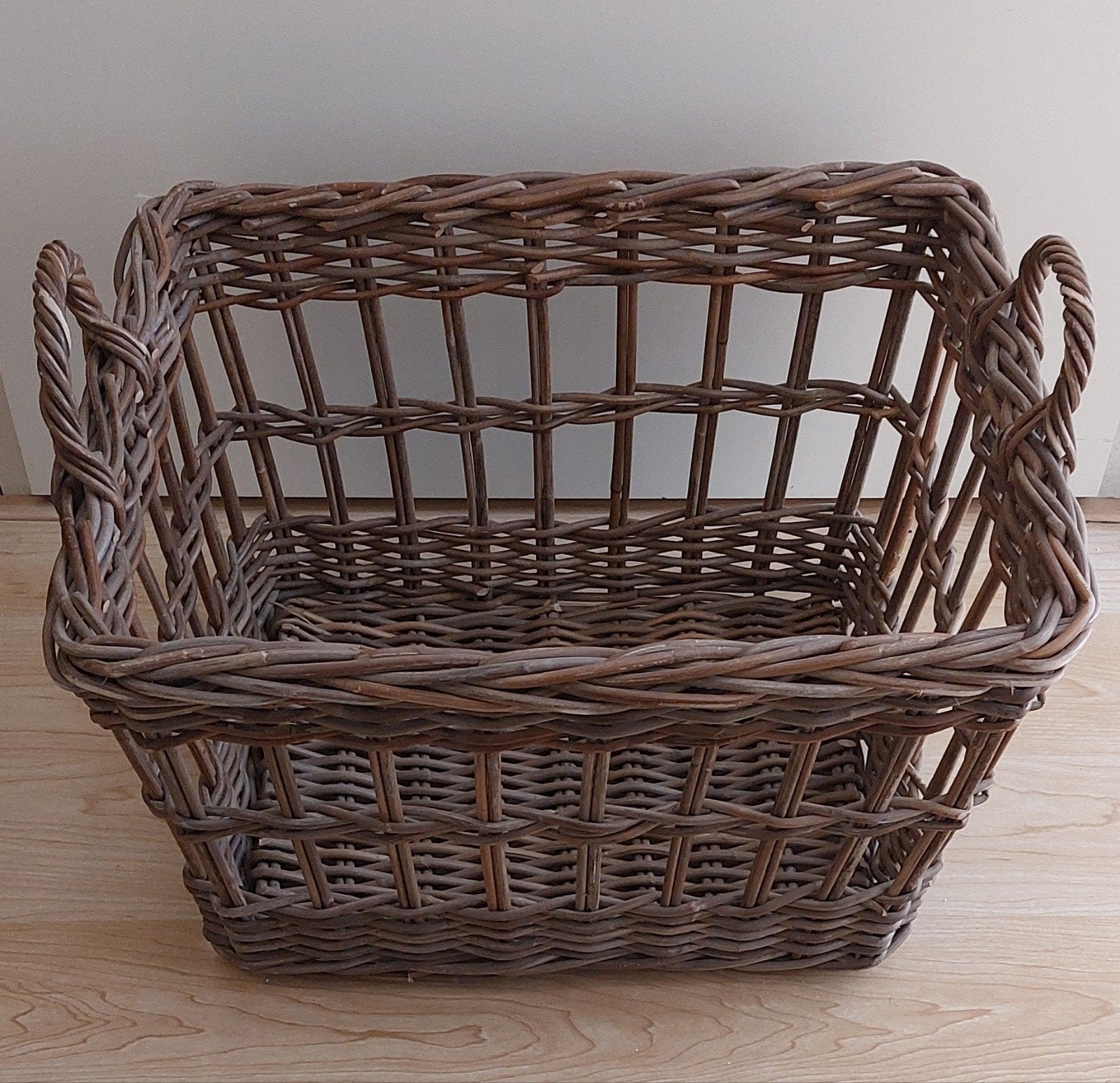 Mooie, stevige Grote Rieten / Rotan Mand - Zo goed als nieuw, Huis en Inrichting, Woonaccessoires | Schalen en Manden, Ophalen