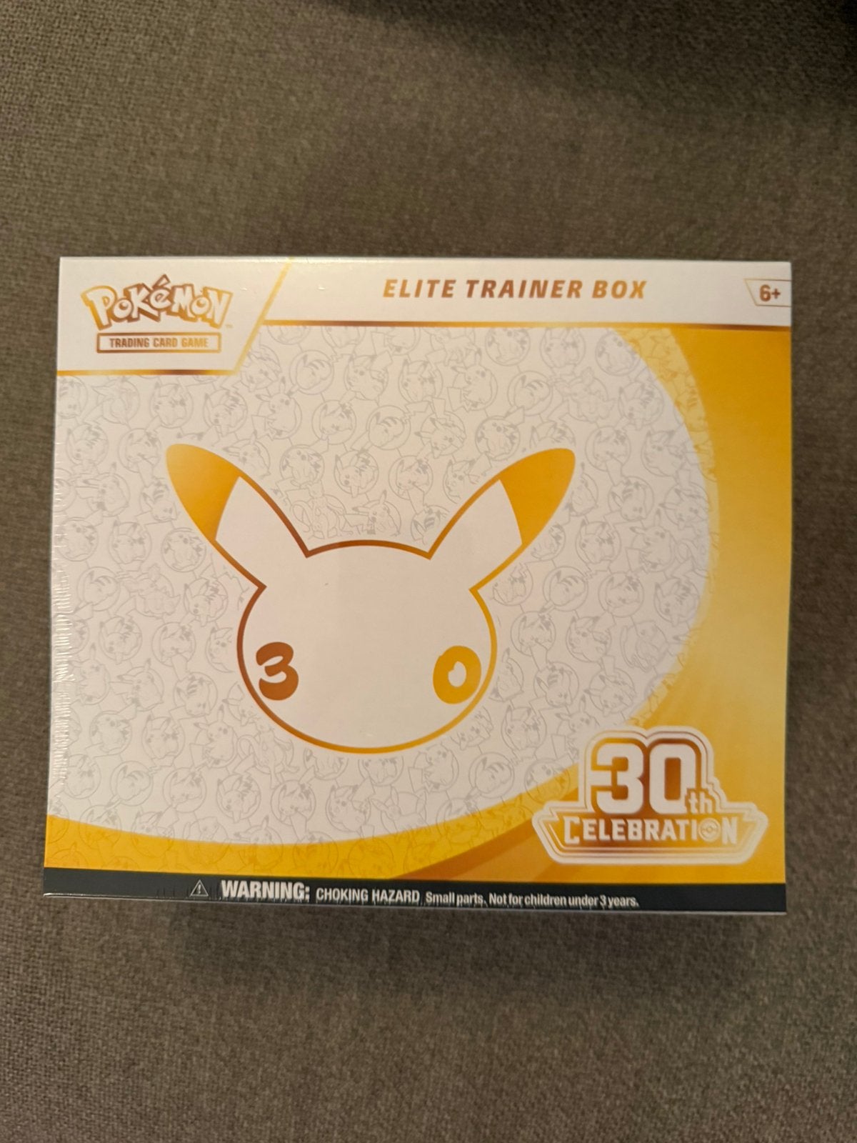 12x Pokemon 30th anniversary Elite Trainer Box ETB, Ophalen of Verzenden, Nieuw, Boosterbox, Foil