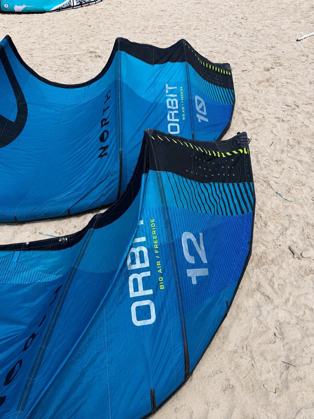 NORTH ORBIT 2026 KITES + NORTH GEAR TE KOOP, Watersport en Boten, Geen board, Ophalen of Verzenden, Zo goed als nieuw, 10 m²