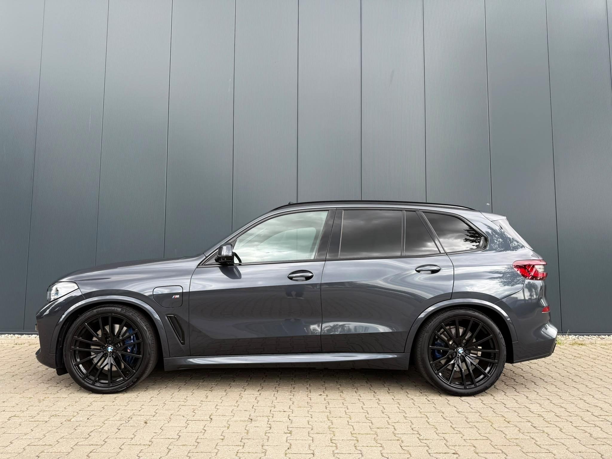 BMW X5 xDrive45e M-sport / pano / tr.hk / massage / H&K, Auto's, Lichtsensor, Gebruikt, 394 pk, Vierwielaandrijving