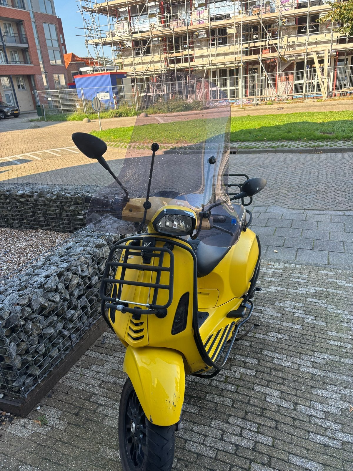 Gele Vespa Sprint - Gebruikt met lichte schade, Fietsen en Brommers, Ophalen, Gebruikt, Maximaal 45 km/u, Vespa S