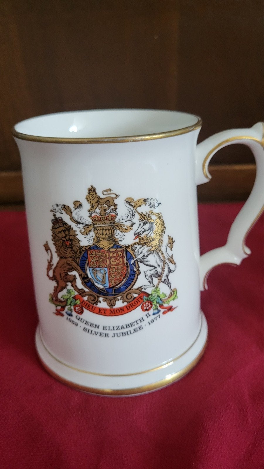 Royal Grafton Queen Elizabeth II Zilveren Jubileum Mok 1977, Antiek en Kunst, Ophalen of Verzenden