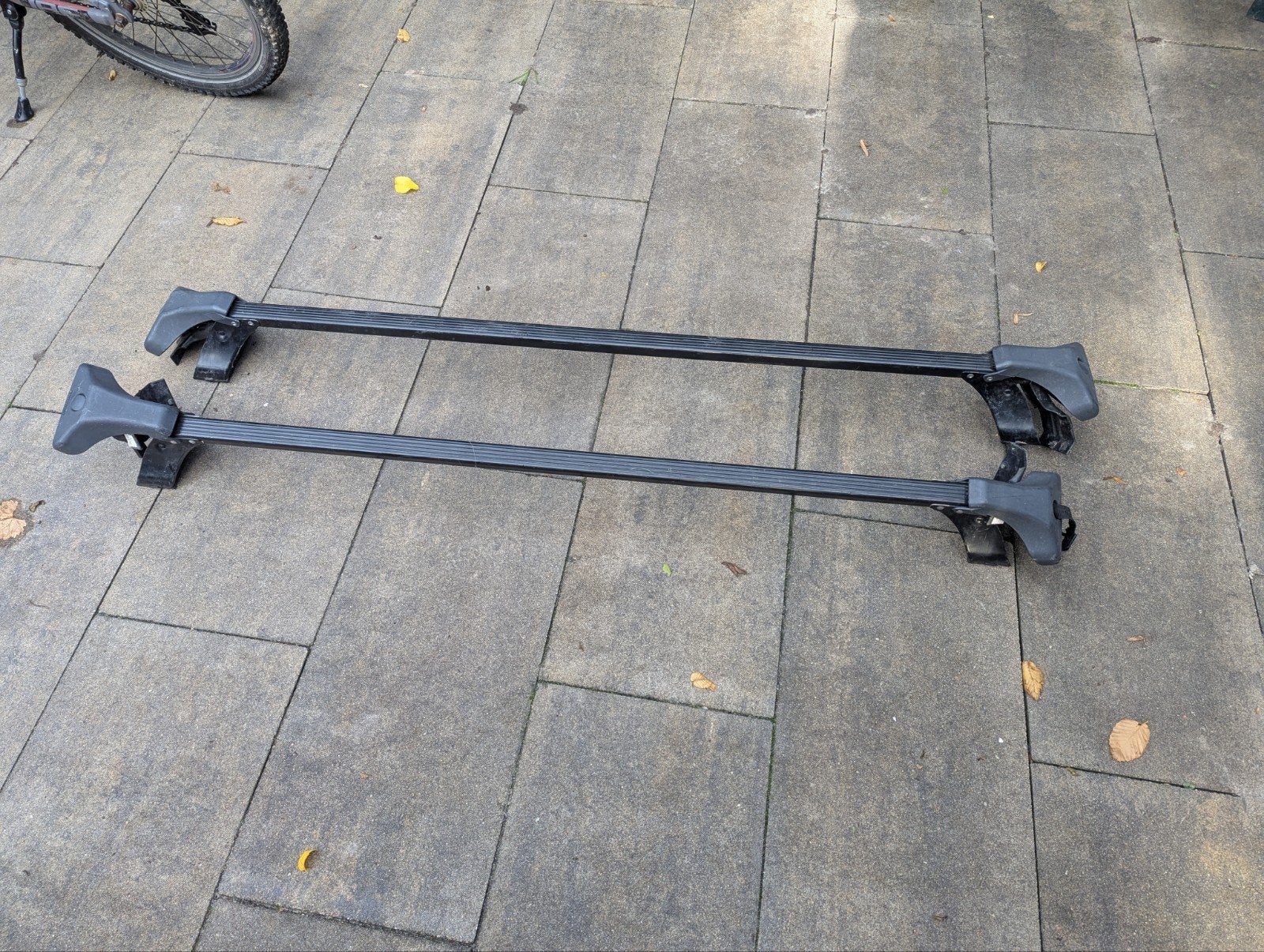Originele Volvo dakdragers 850 / S70 / V70 (zonder dakrails), Auto diversen, Ophalen, Gebruikt
