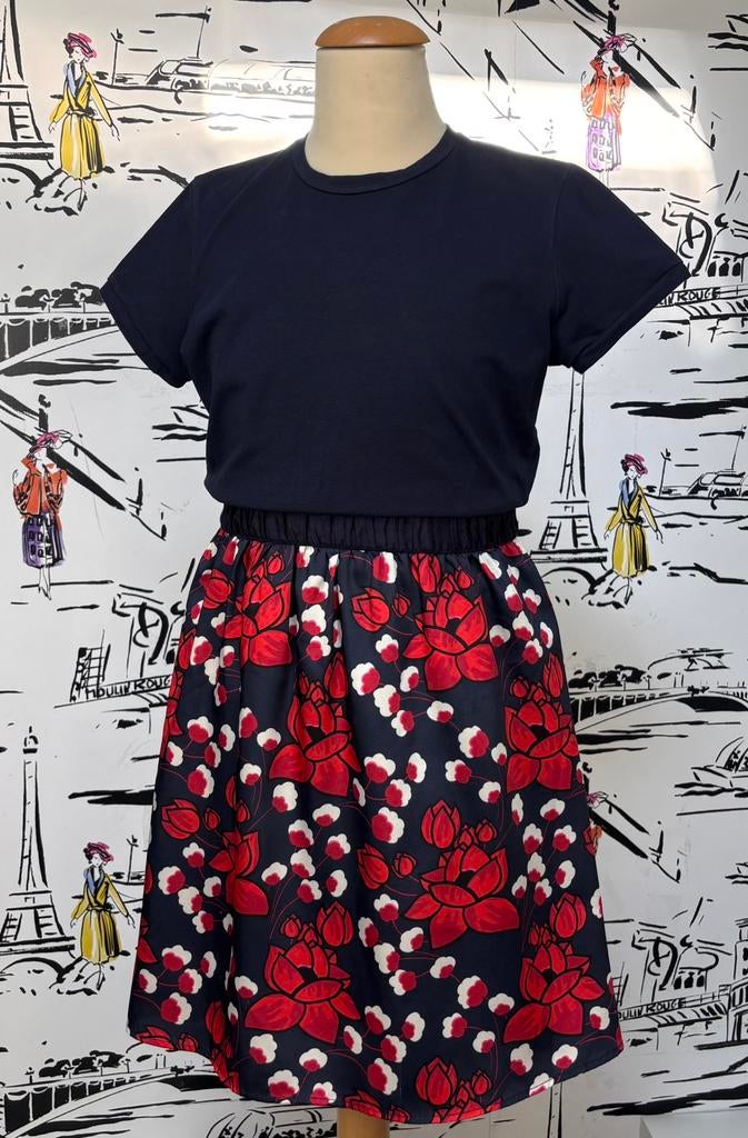 Moncler meisjes zomerjurk met gebloemde rok maat 14, Kinderen en Baby's, Moncler EU, Zo goed als nieuw, Moncler, Jurk of Rok