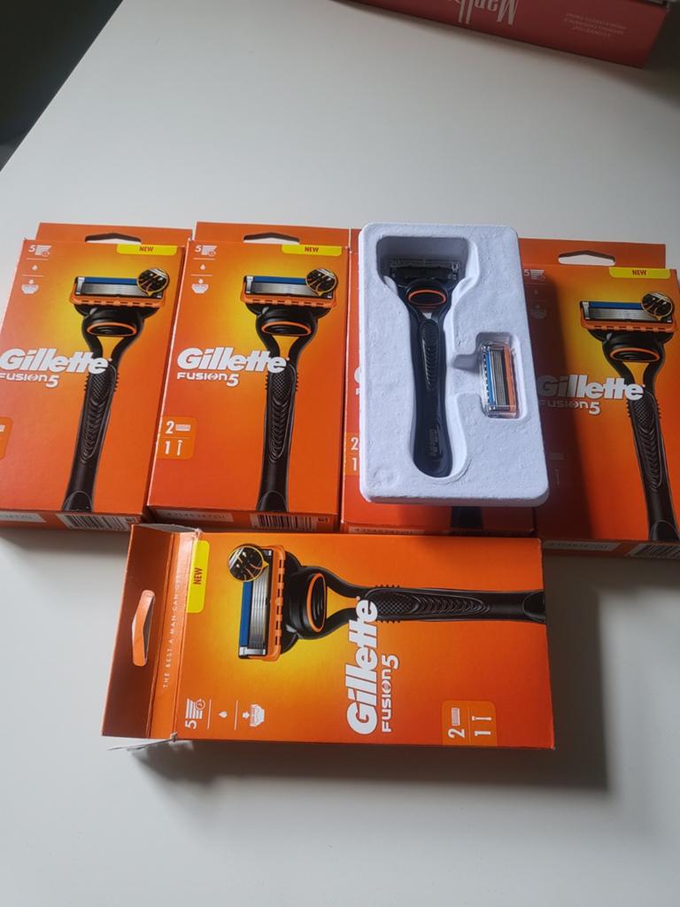 Gillette Fusion 5 Scheermesjes en Houder - Nieuw, Ophalen of Verzenden, Nieuw, Overige typen