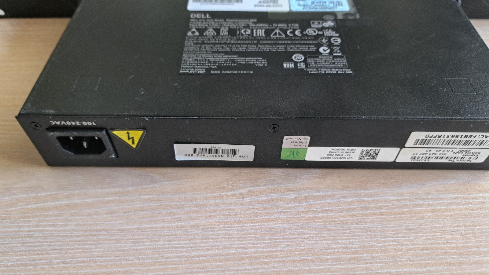 Dell PowerConnect 2808 Gigabit Ethernet Switch, Computers en Software, Netwerk switches, Ophalen of Verzenden