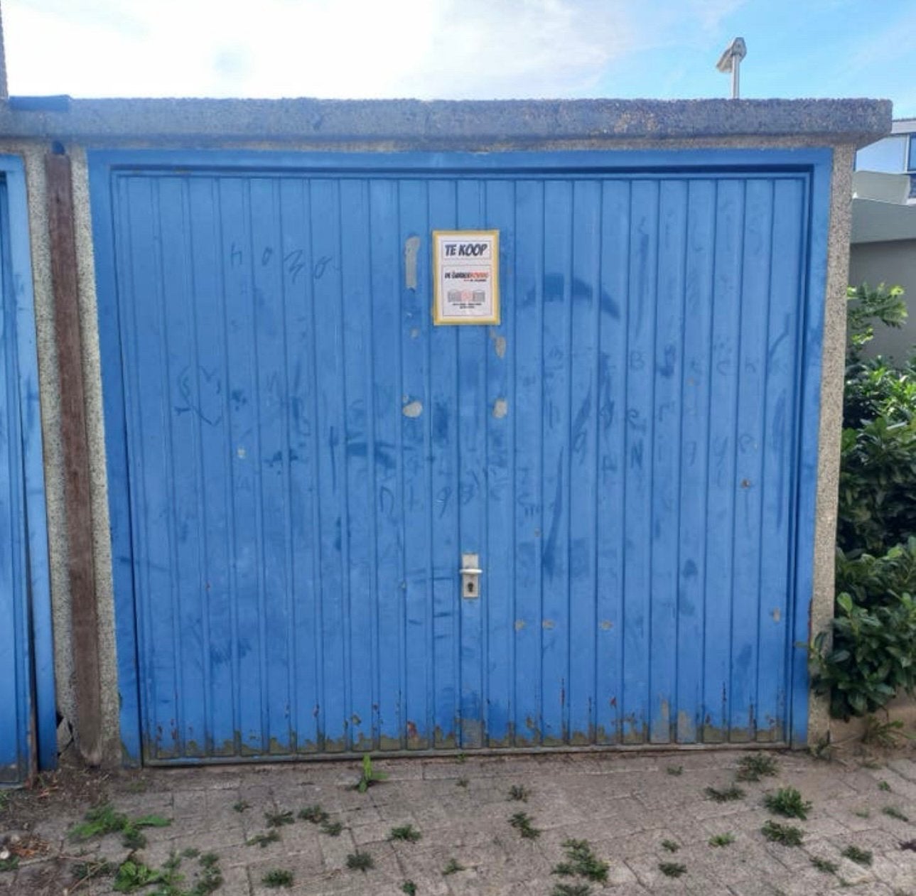 TE KOOP GARAGEBOX BERGSCHENHOEK