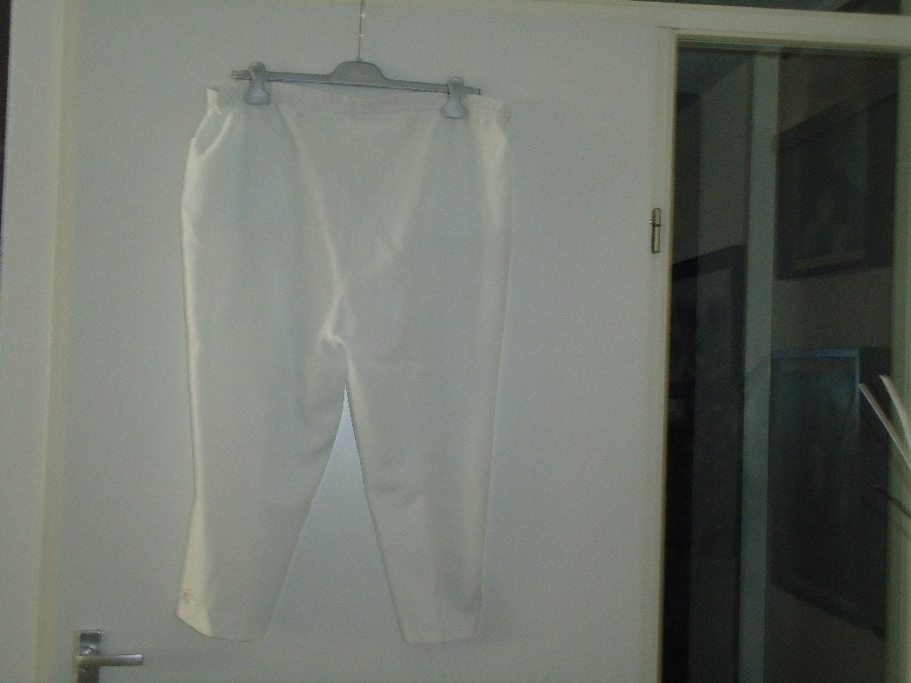 broek mt 50 driekwart broek wit, Wit, Maat 46/48 (XL) of groter, Ophalen of Verzenden, Zo goed als nieuw