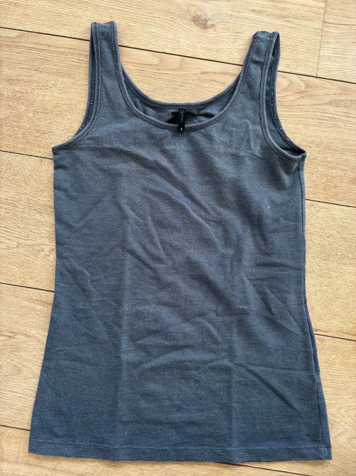 Top - Maat S - Merk Only, Kleding | Dames, Ophalen of Verzenden, Zo goed als nieuw, Grijs, Maat 36 (S)