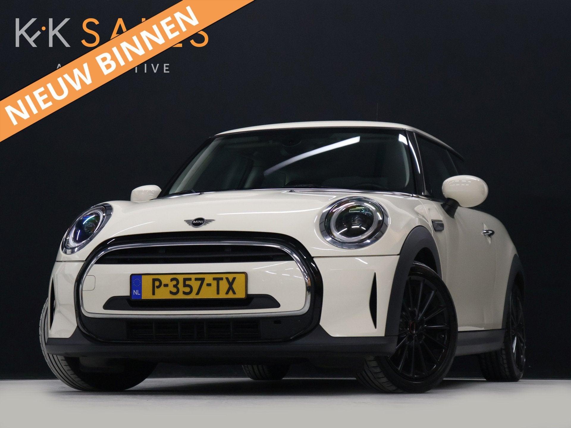 MINI 3-deurs 1.5 One Business Edition [APPLE CARPLAY, JCW VE, Auto's, Dealer onderhouden, Gebruikt, 4 stoelen, Leder en Stof
