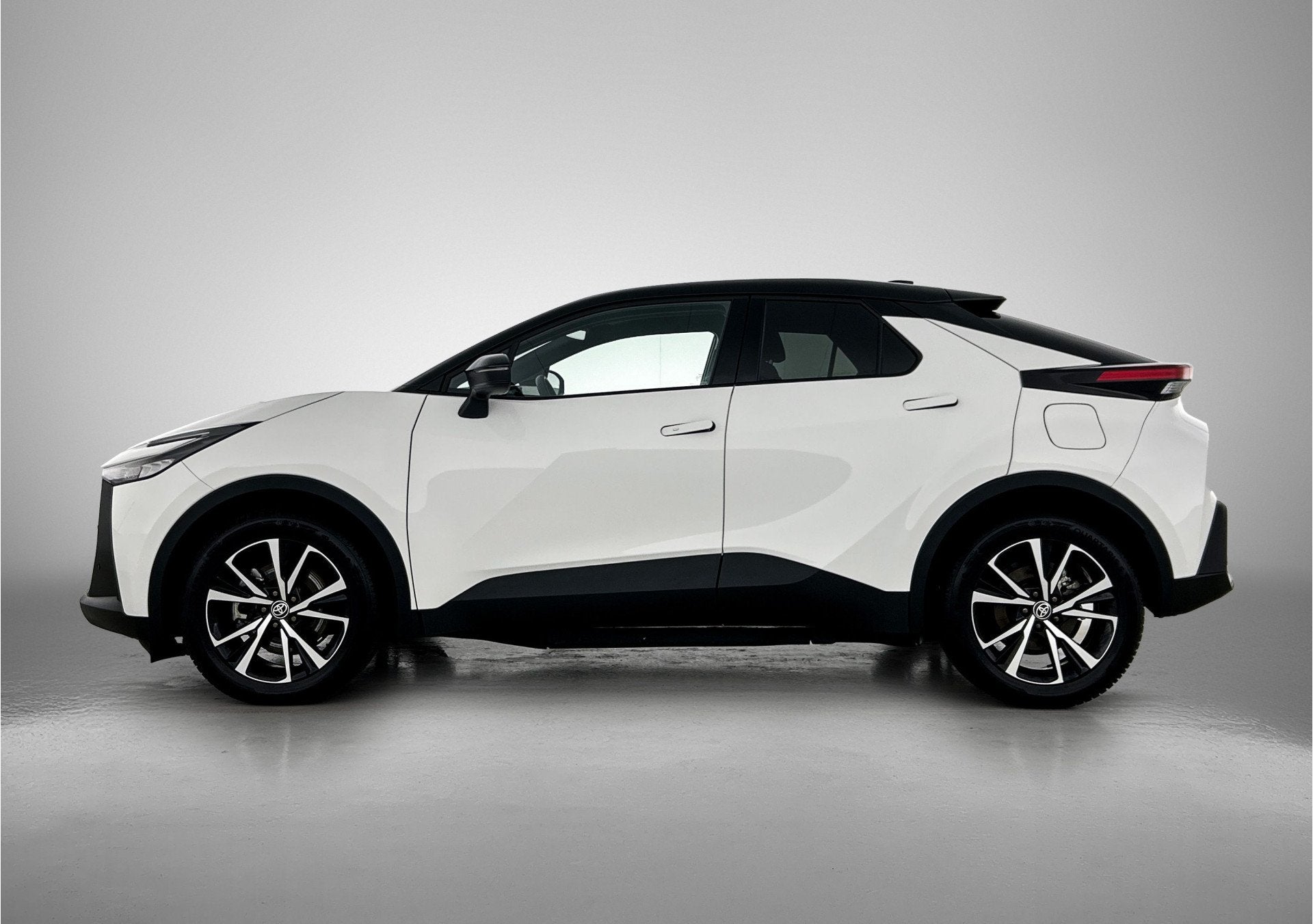 Toyota C-HR 2.0 Plug-in Hybrid 220 First Edition Limited | B, Auto's, Stof, 4 cilinders, Wit, Plug-in hybride