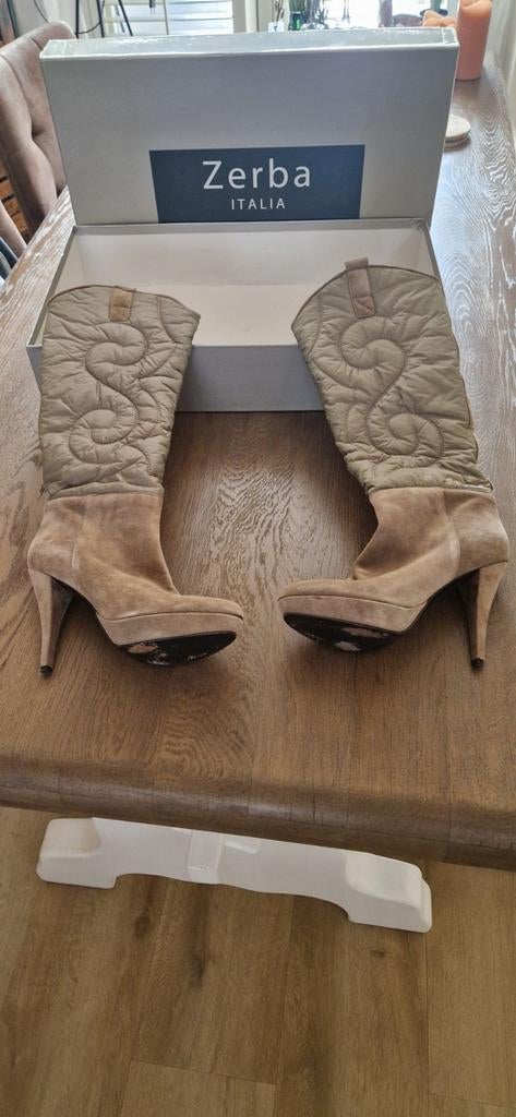 Prachtige Zerba laarzen maat 39, Kleding | Dames, Schoenen, Ophalen of Verzenden, Zo goed als nieuw, Zwart, Hoge laarzen