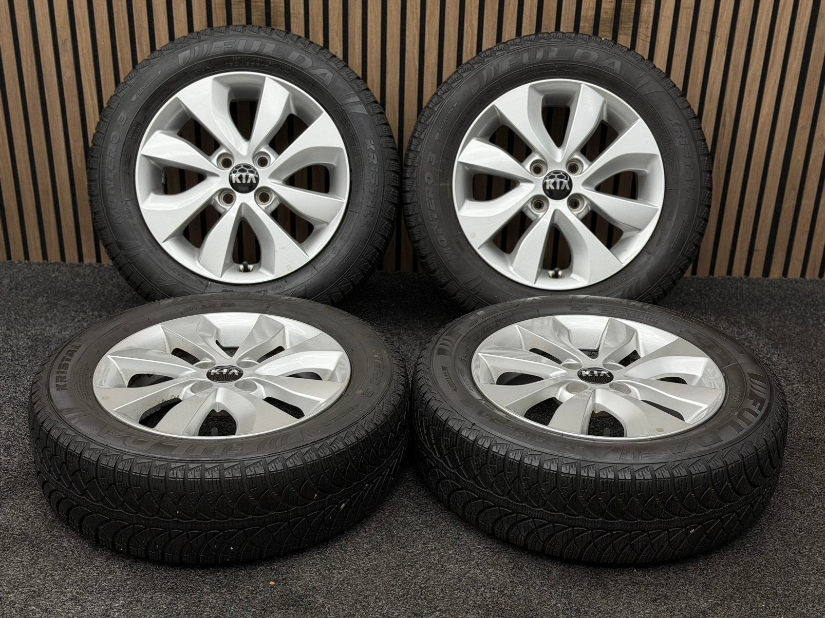 Originele 15 inch Kia Rio Stonic 4x100 ET36 185/65/15 Fulda, Ophalen, 15 inch, ., Banden en Velgen