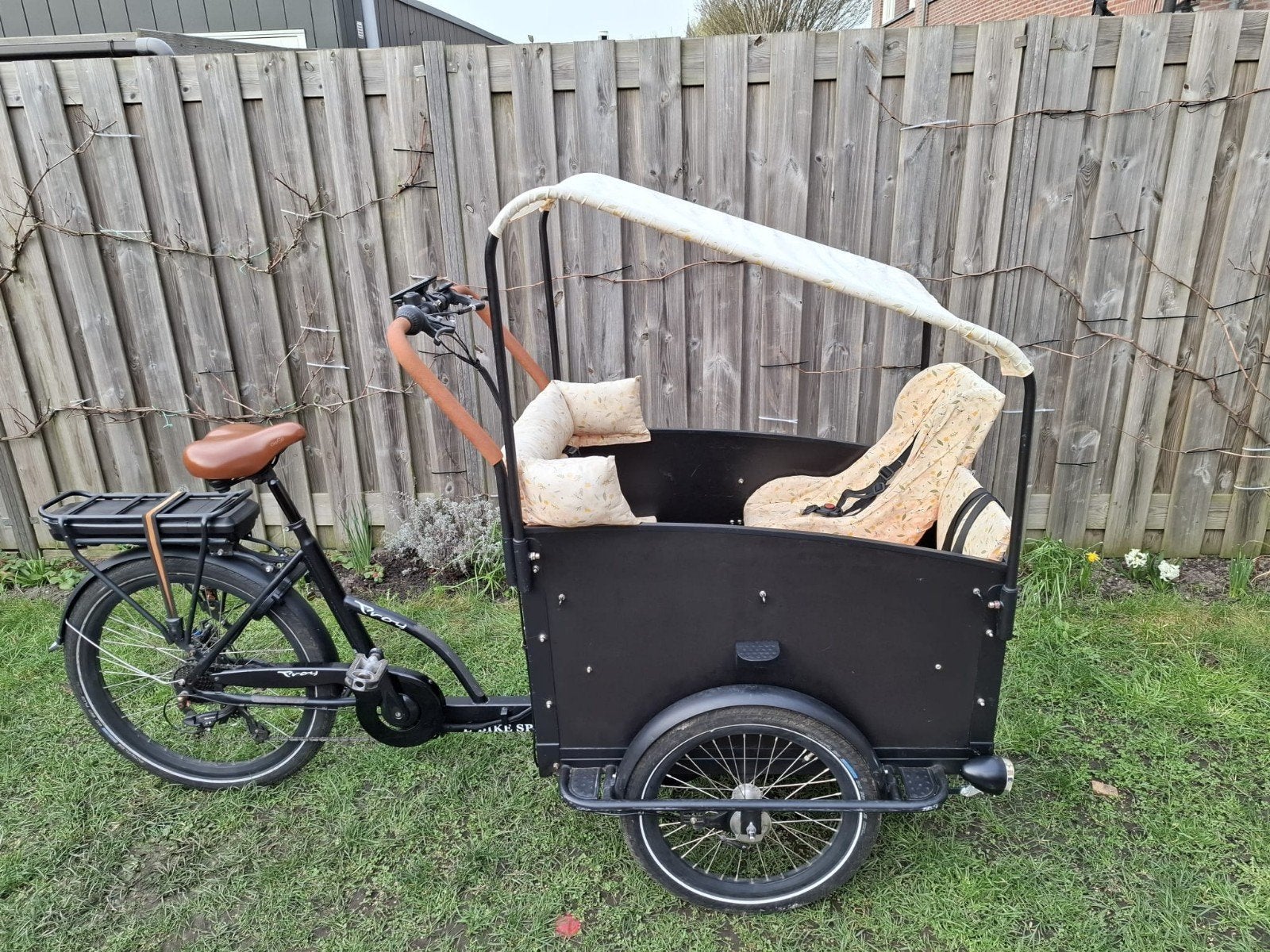 Vogue Troy elektrische bakfiets, huif peuterschaal, 4 kinderen of meer, Gebruikt, Huif, Schijfrem