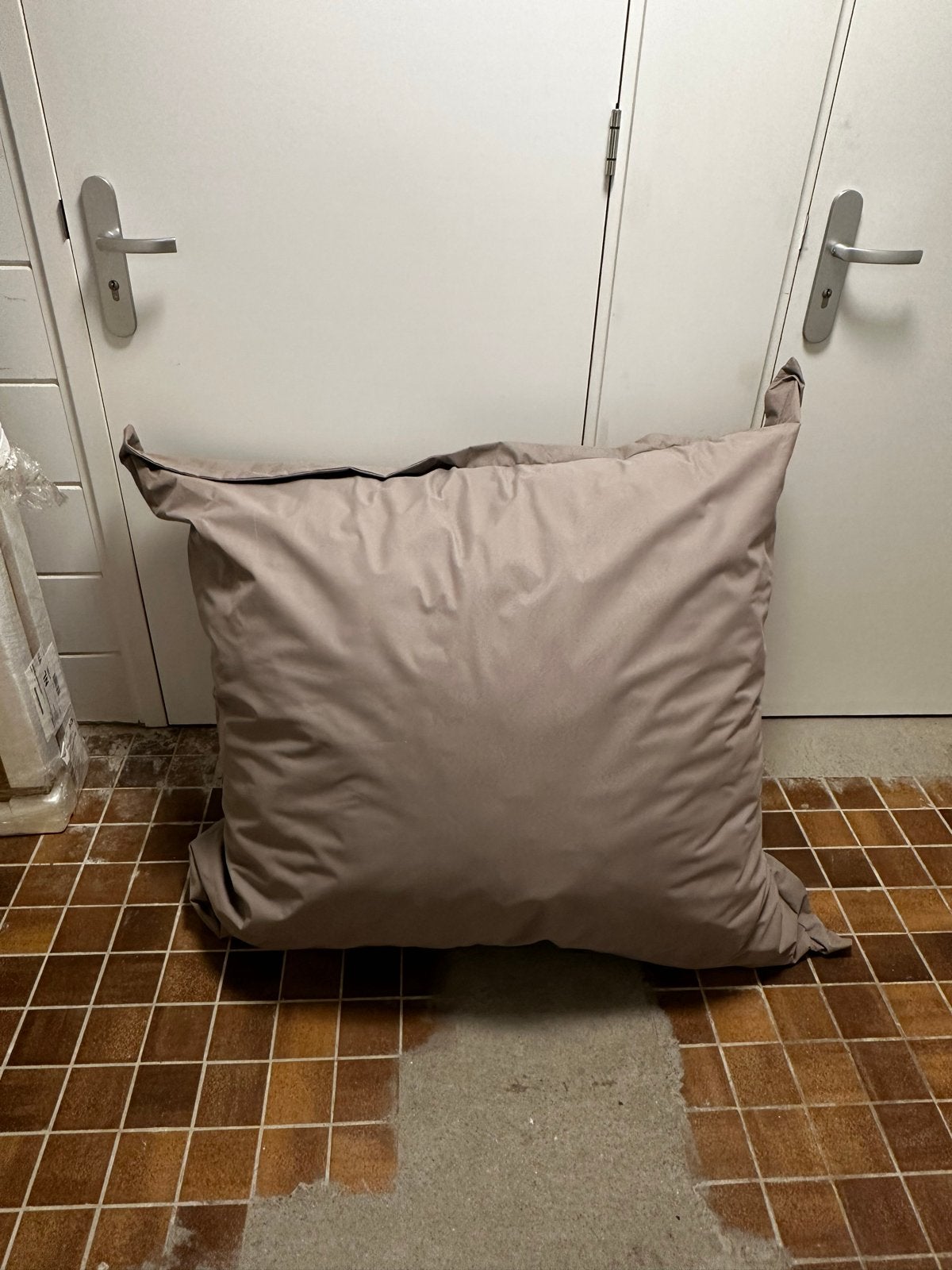 buitenpoef/kussen, Ophalen, Zo goed als nieuw, Textileen