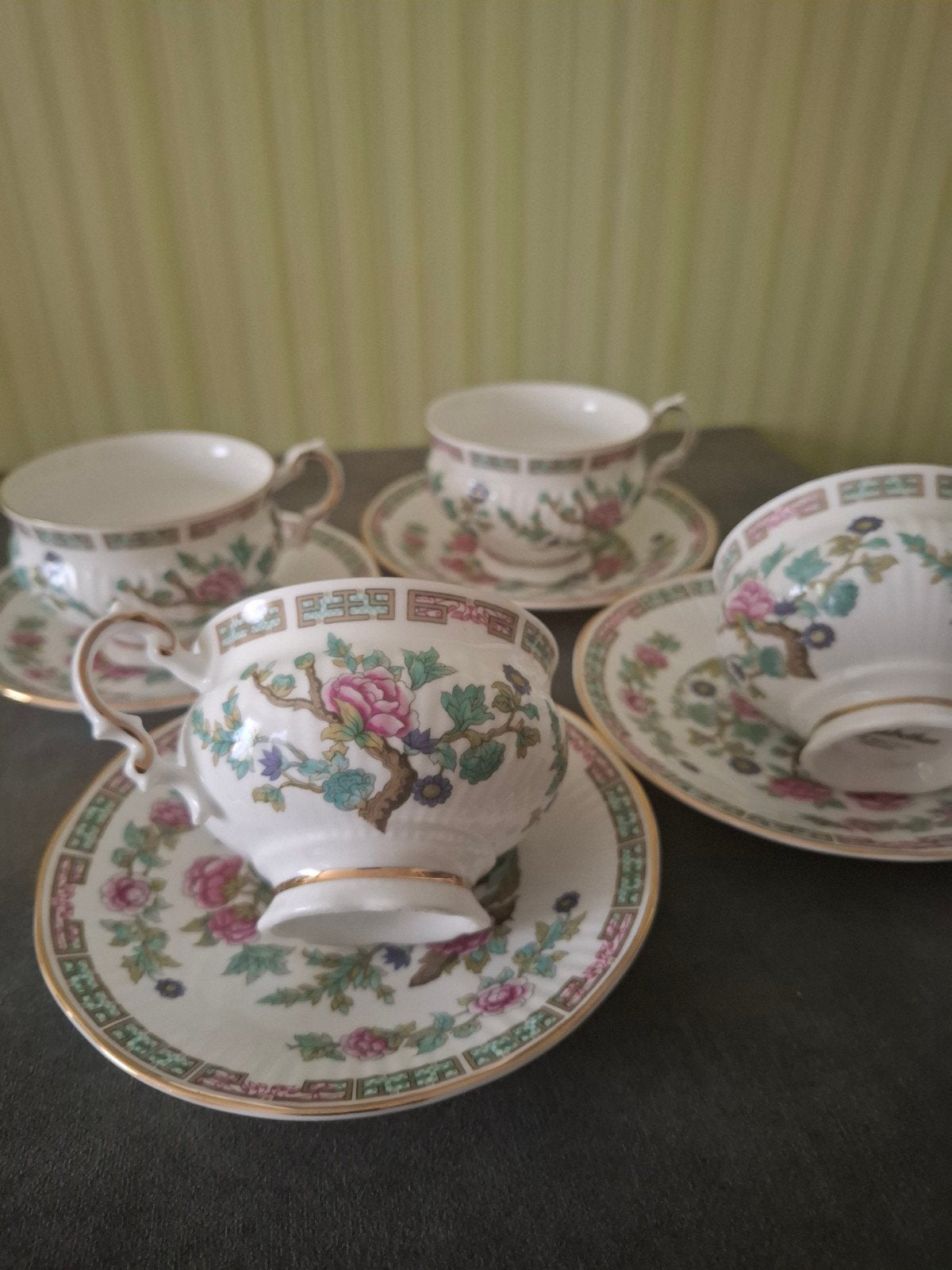 Elizabethan Fine Bone China theekopjes en schotels, Ophalen of Verzenden