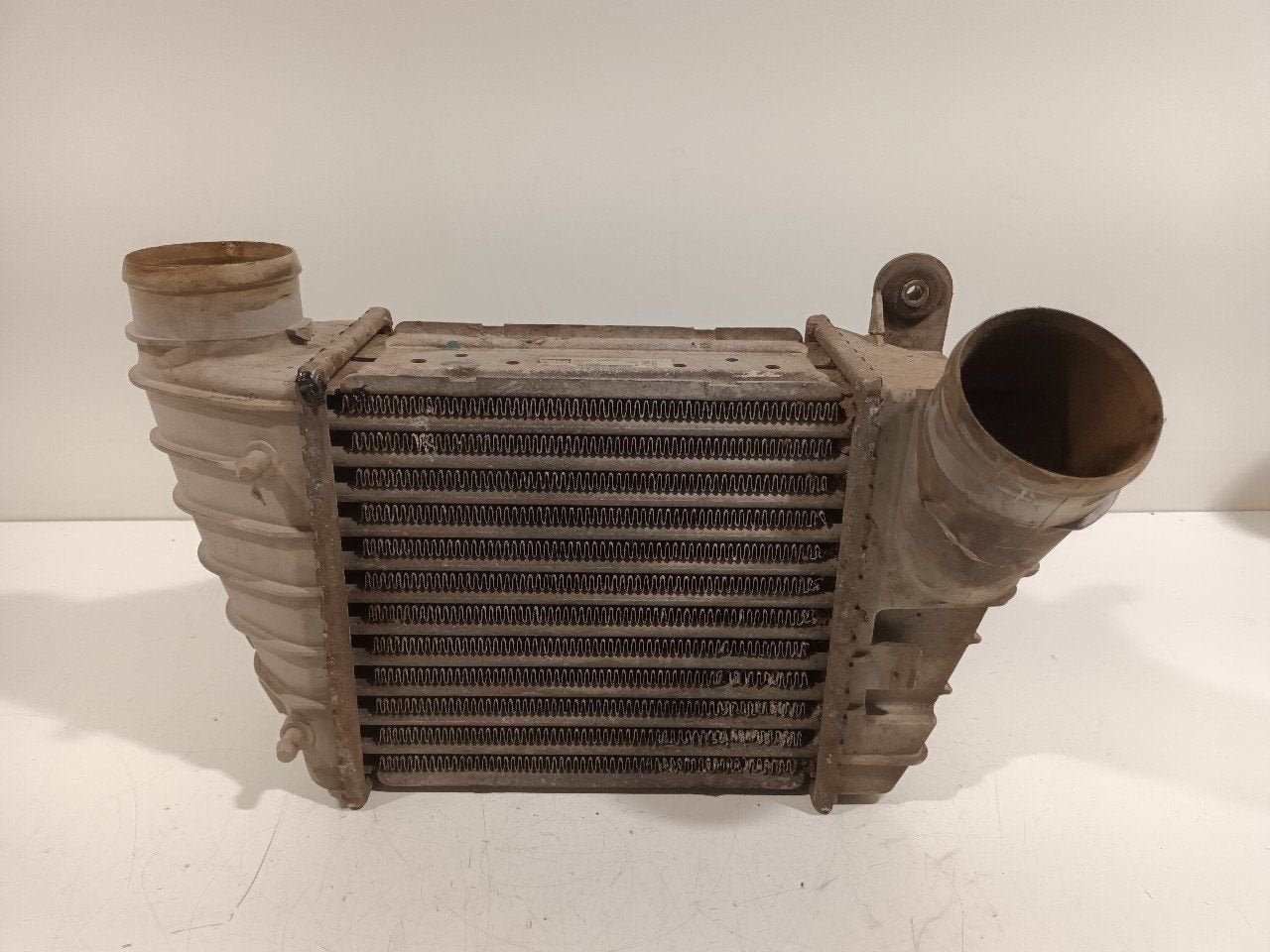Intercooler radiateur Audi TT, Onderdelen@venauto.nl, Van der Ven Autorecycling B.V., Gebruikt, Ettenseweg 76, 4706 PB Roosendaal, The Netherlands